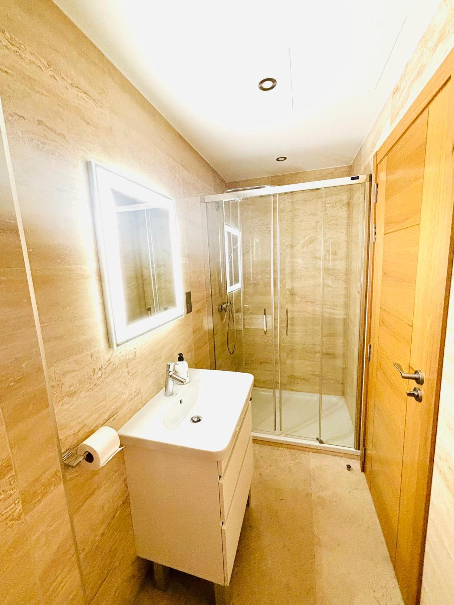 Ocean Village High Floor Luxury Modern Apartment Gibraltar Exterior photo